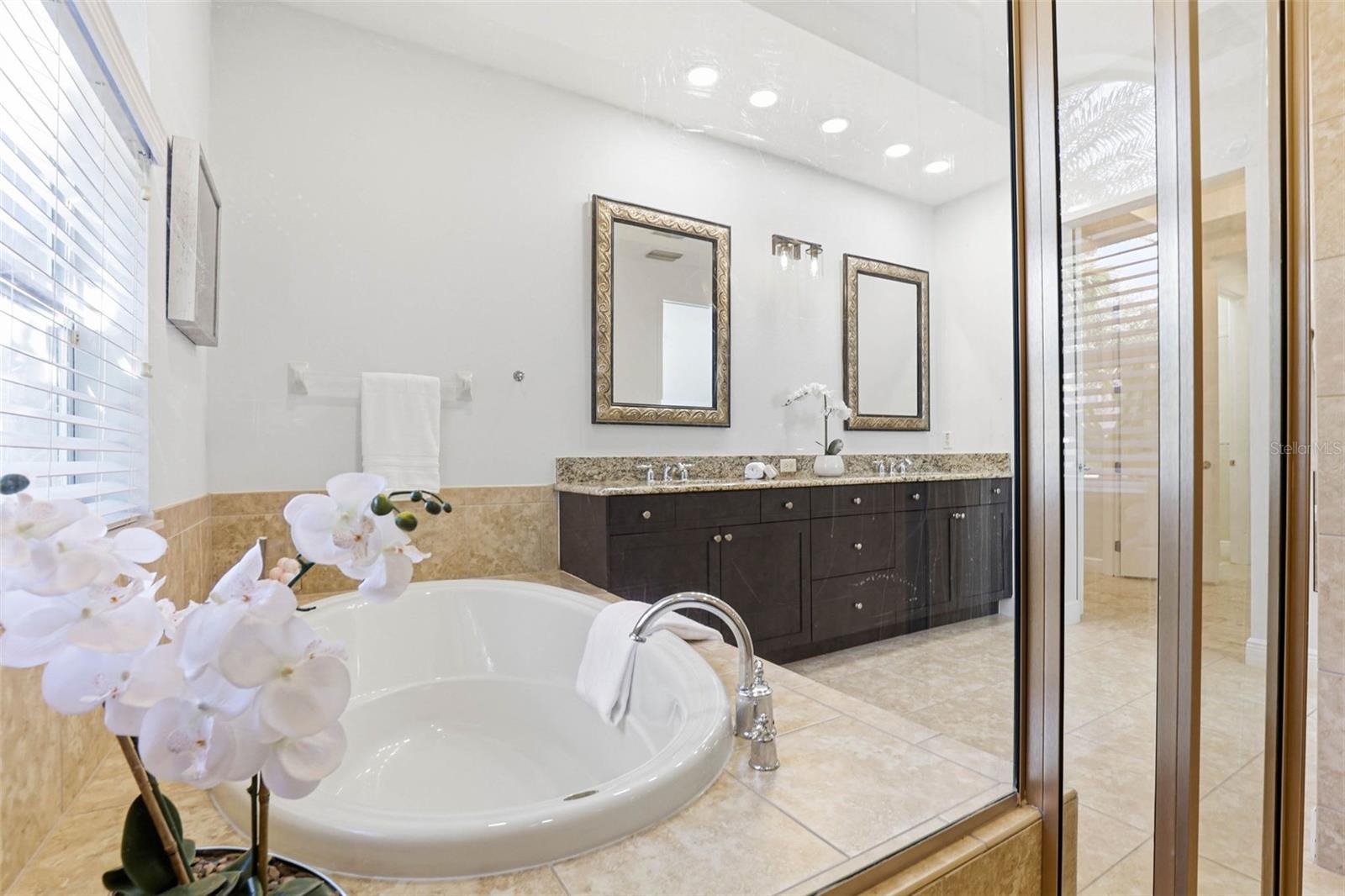 Image 23 of 100 For 20107 Oak Alley Drive