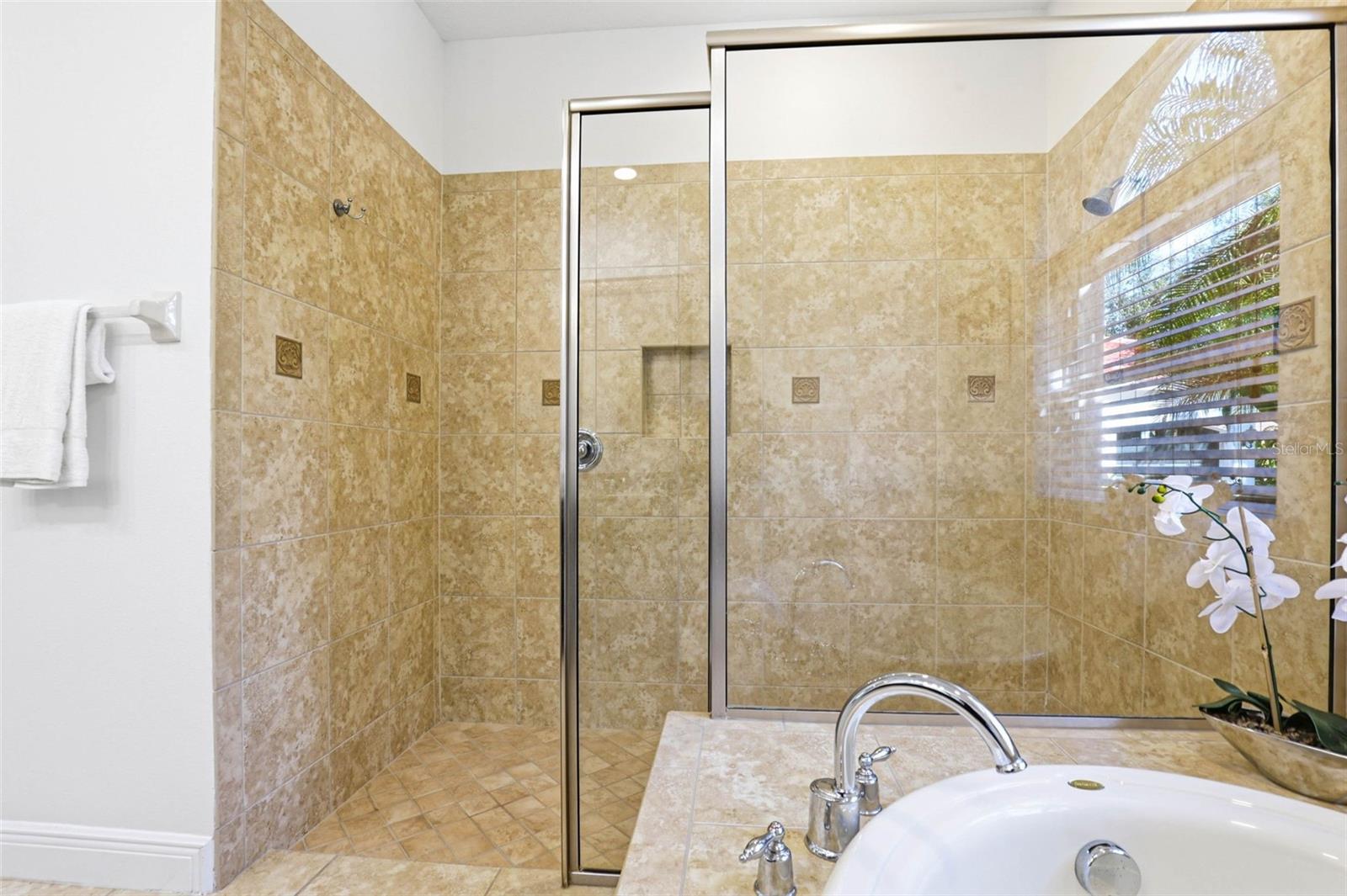 Image 25 of 100 For 20107 Oak Alley Drive