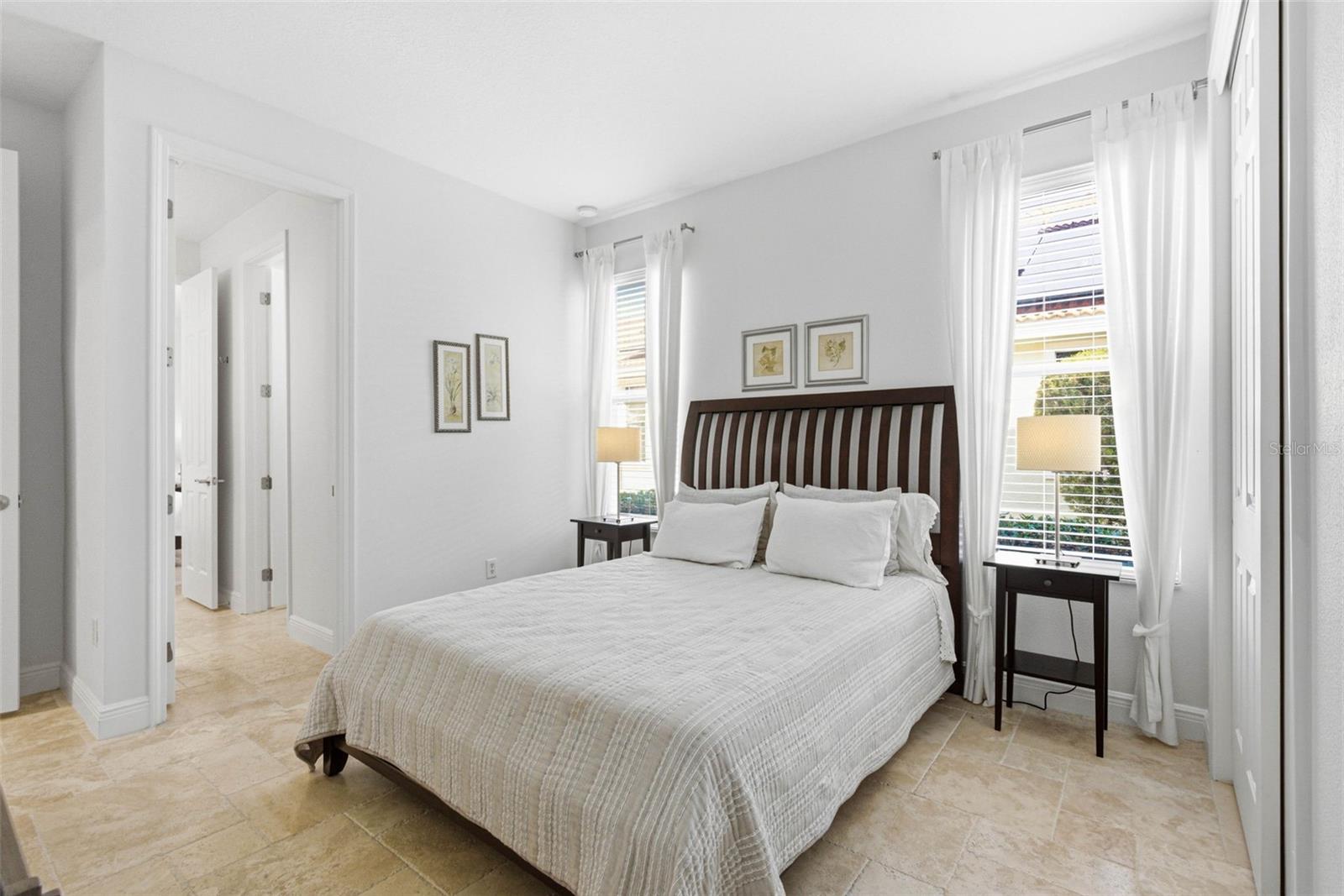 Image 29 of 100 For 20107 Oak Alley Drive