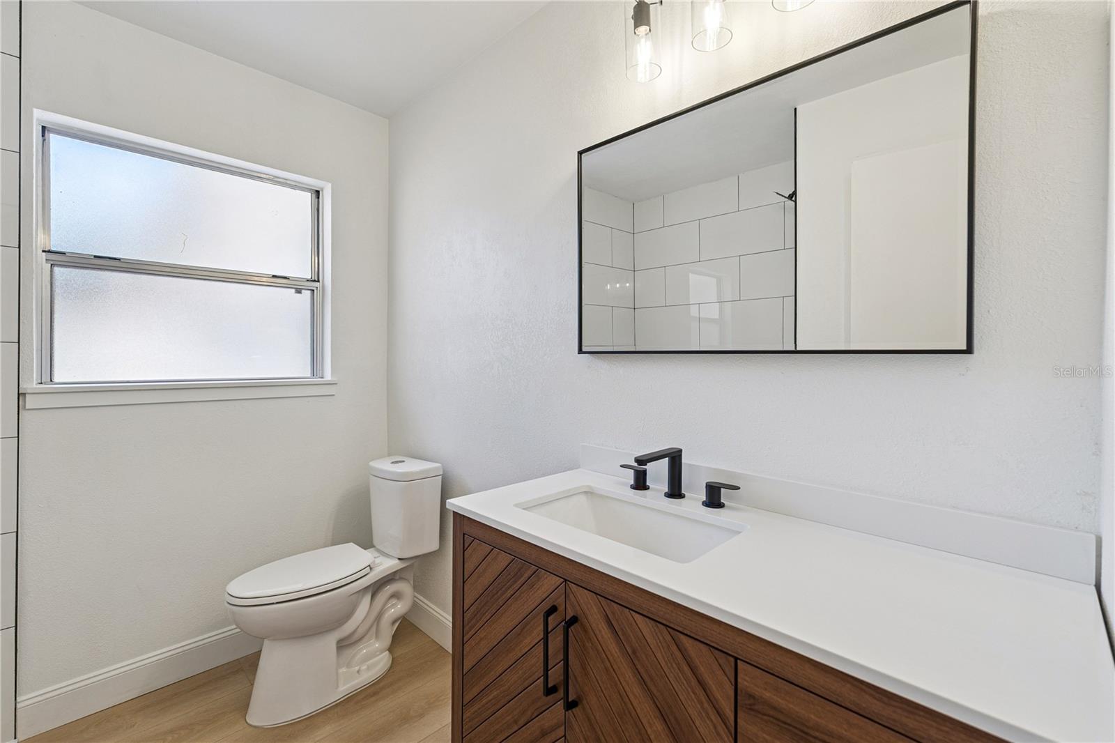 Image 14 of 37 For 3303 W Leila Ave