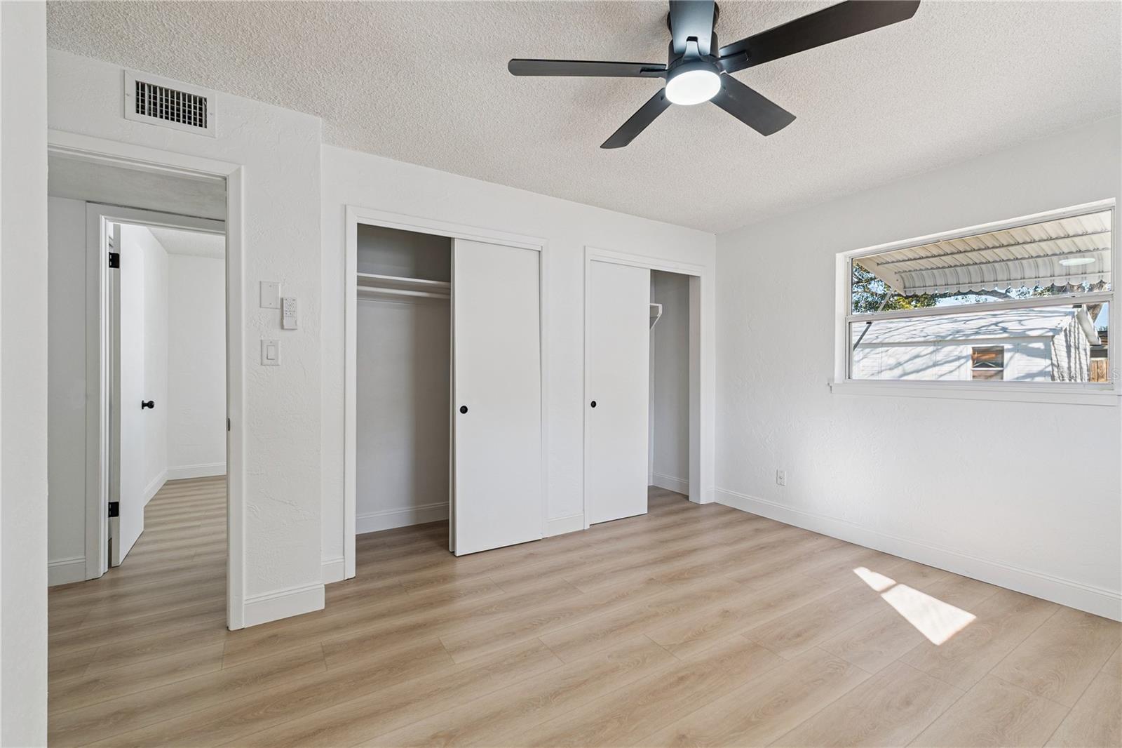 Image 16 of 37 For 3303 W Leila Ave