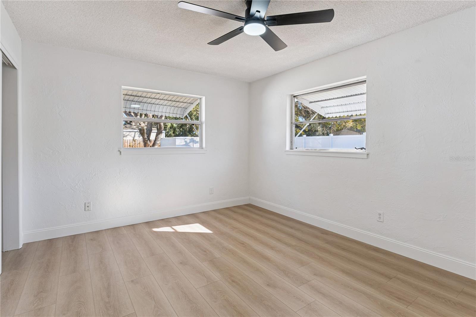 Image 20 of 37 For 3303 W Leila Ave