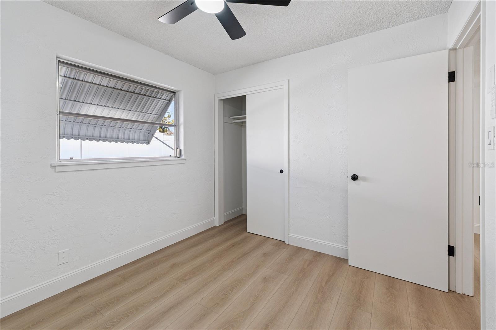 Image 22 of 37 For 3303 W Leila Ave