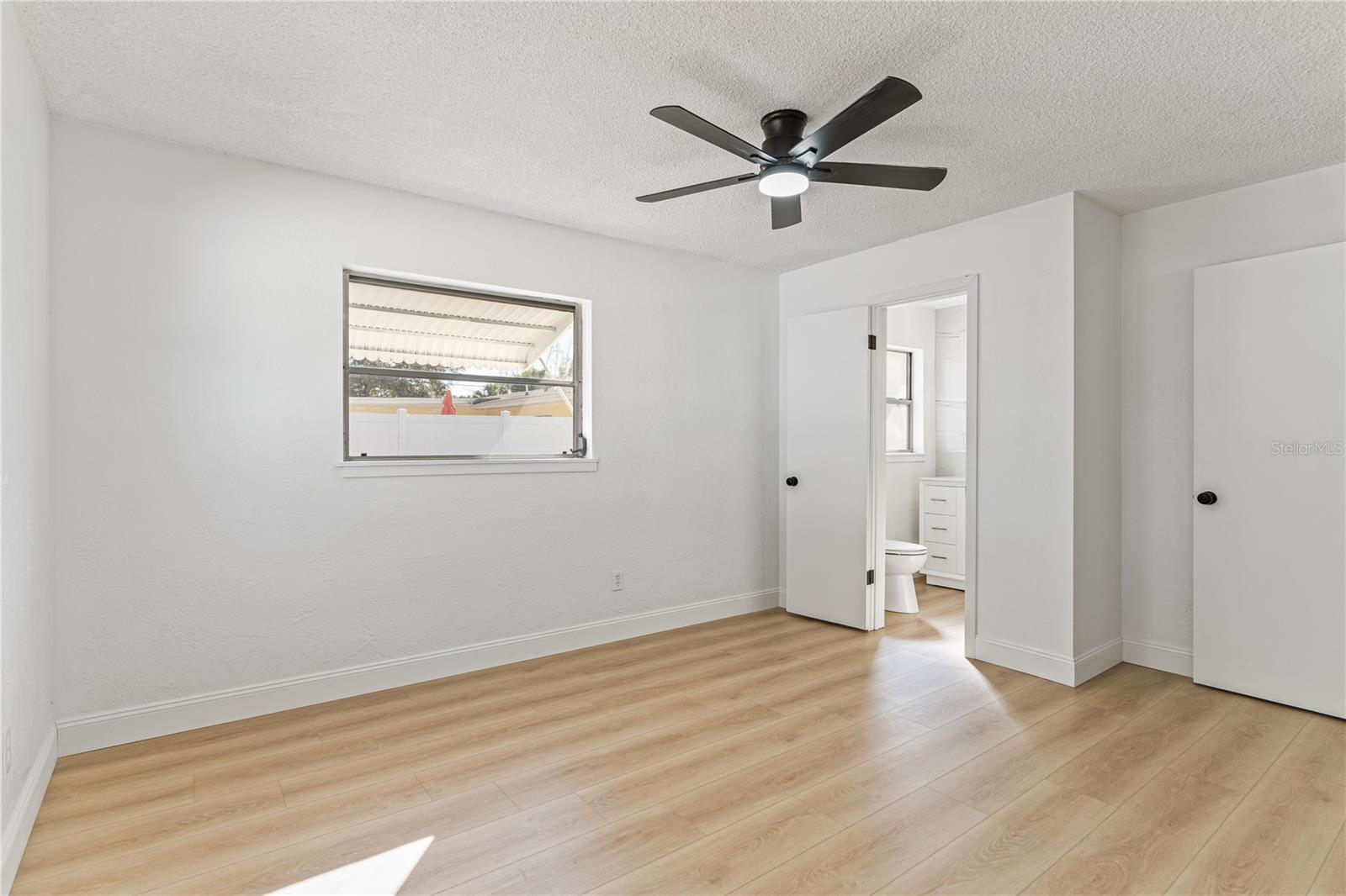 Image 26 of 37 For 3303 W Leila Ave