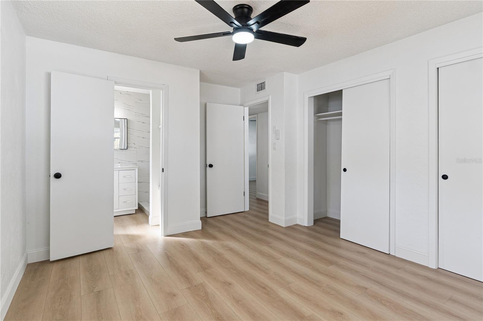 Image 27 of 37 For 3303 W Leila Ave