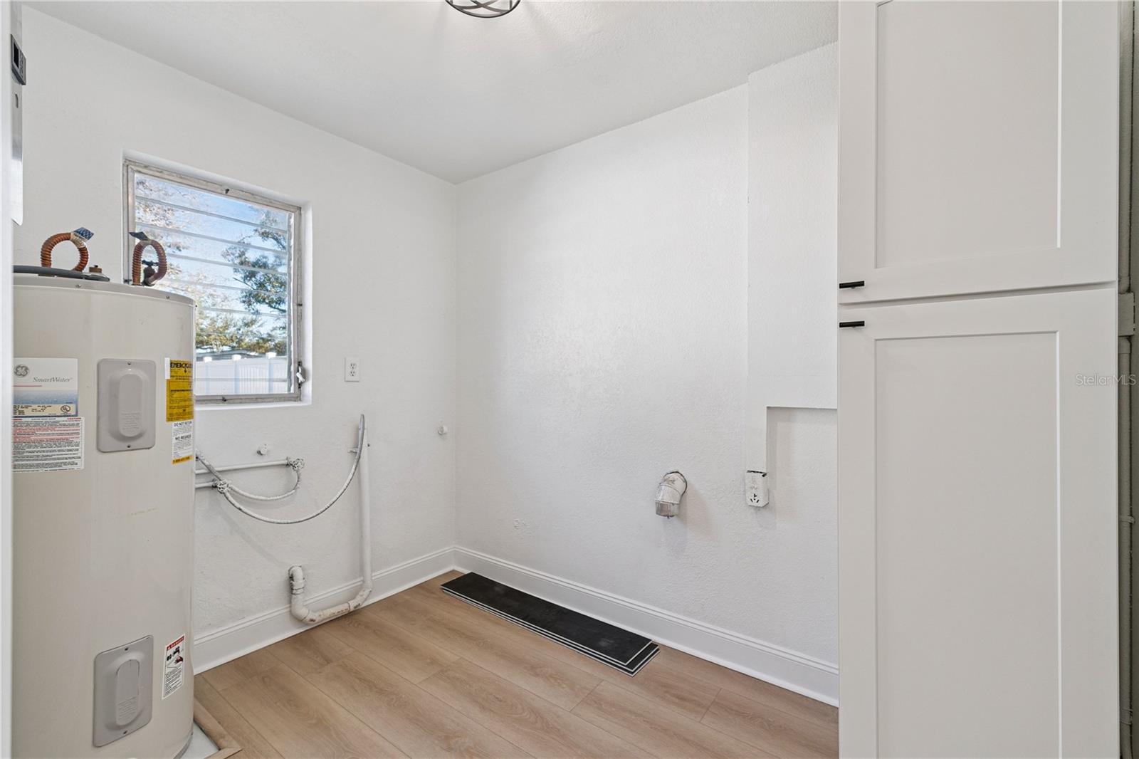 Image 29 of 37 For 3303 W Leila Ave