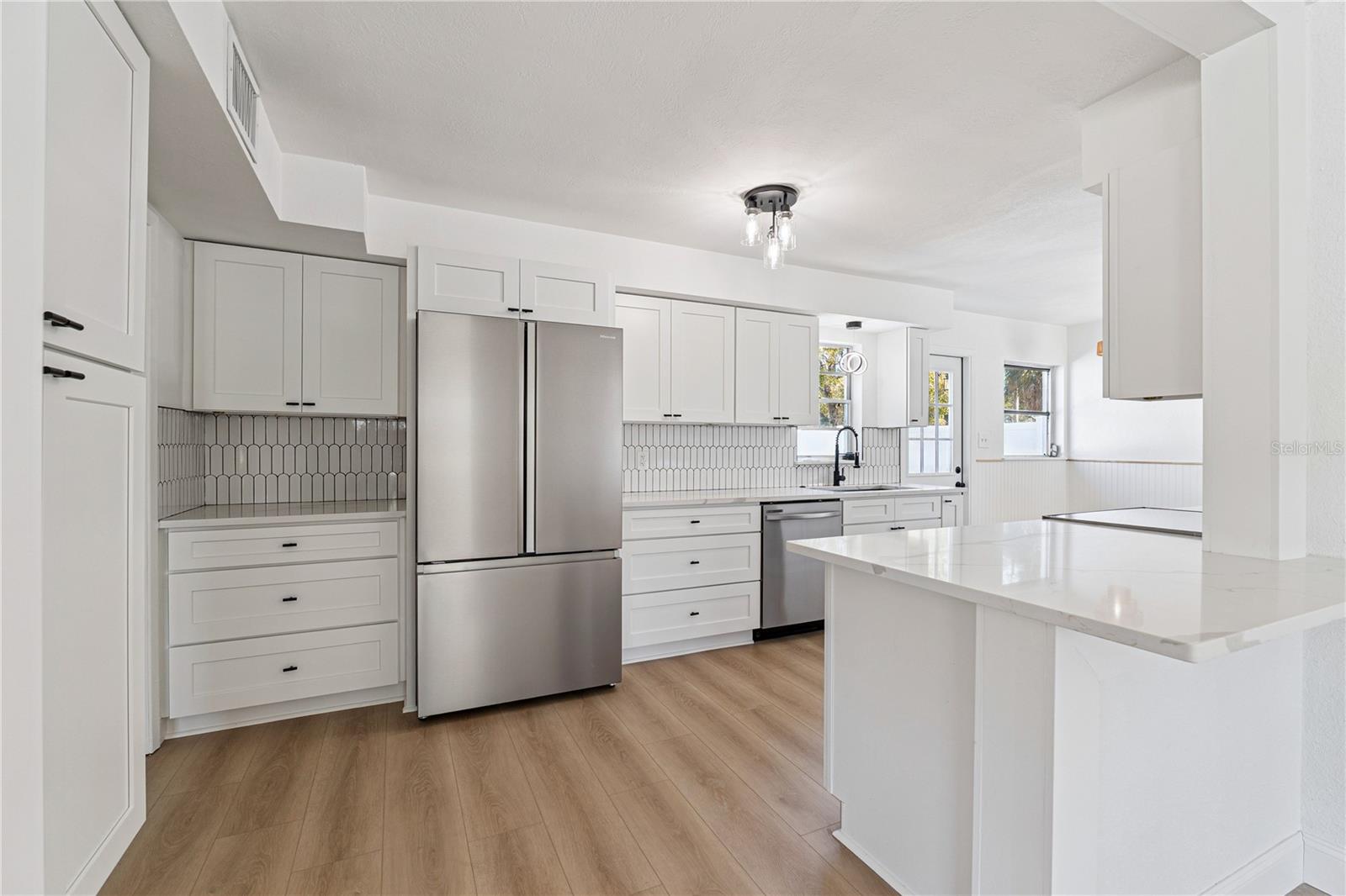 Image 3 of 37 For 3303 W Leila Ave