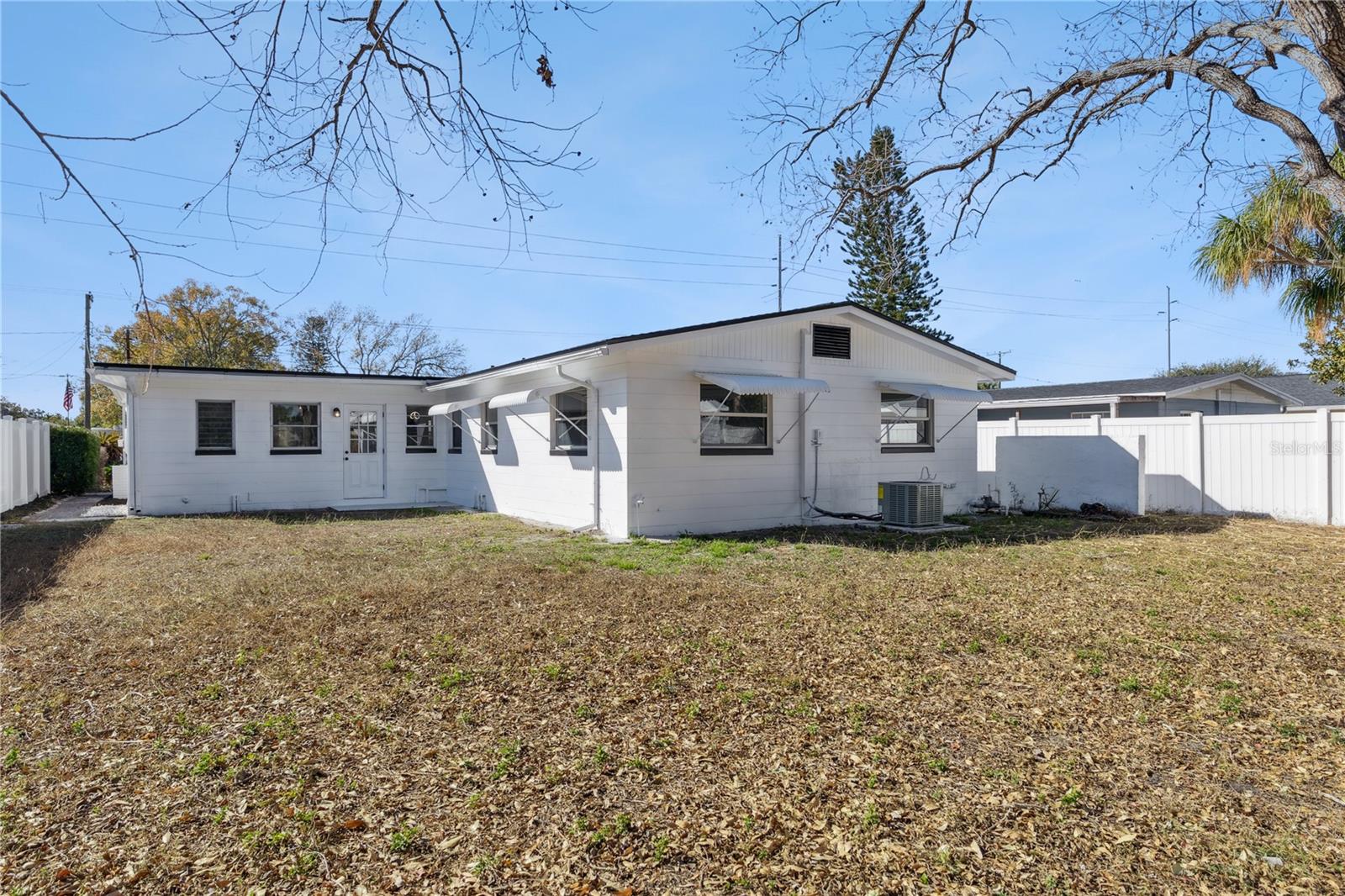 Image 31 of 37 For 3303 W Leila Ave