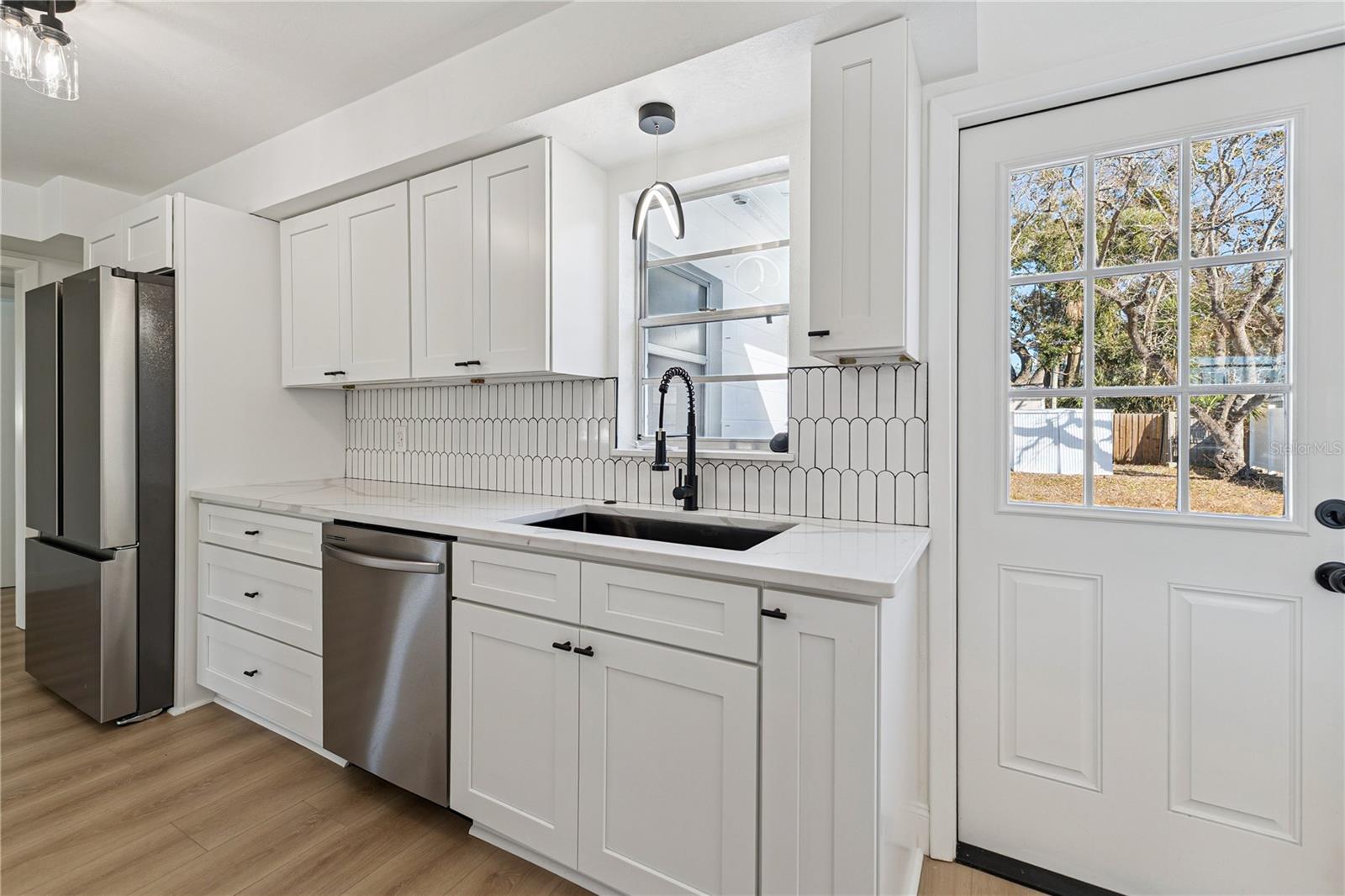 Image 5 of 37 For 3303 W Leila Ave