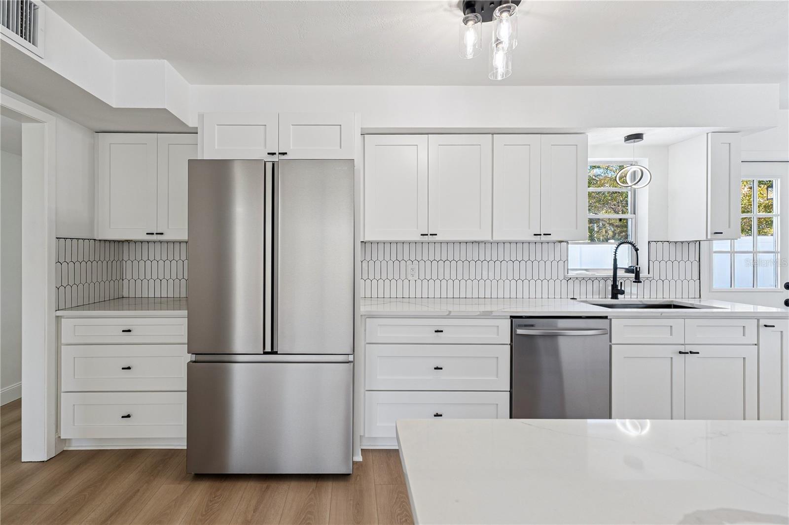 Image 8 of 37 For 3303 W Leila Ave