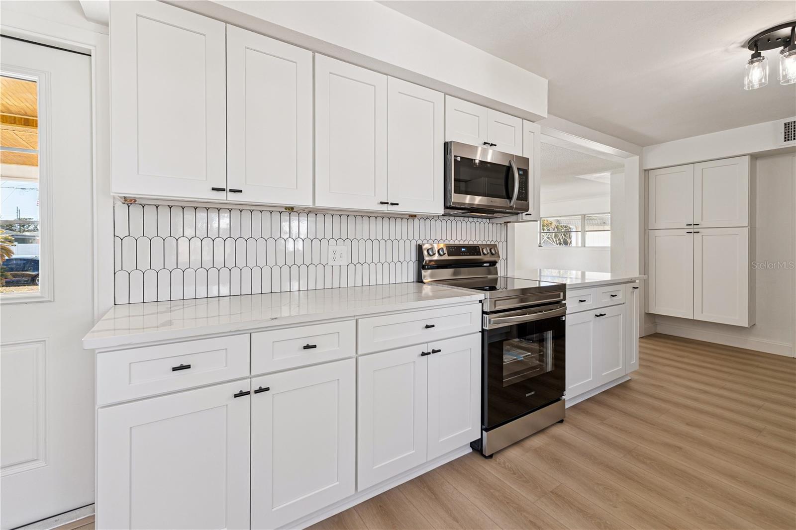 Image 9 of 37 For 3303 W Leila Ave