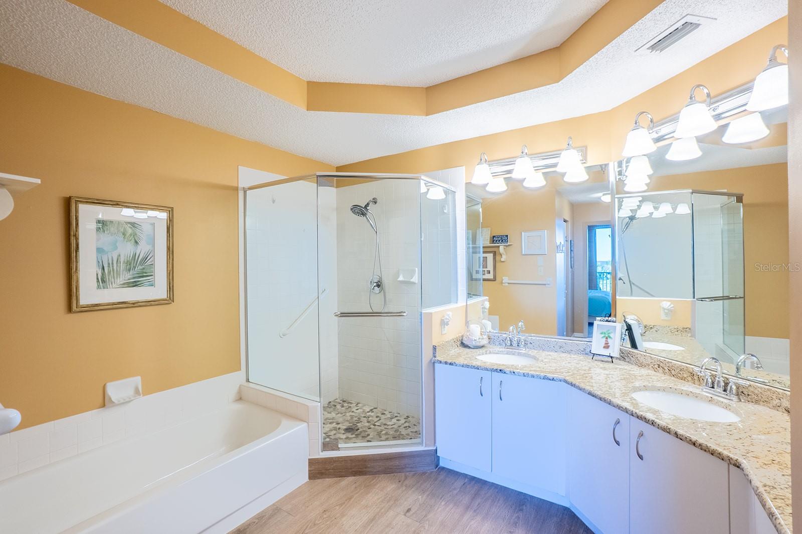 Image 23 of 70 For 104 Surfview Drive 2204