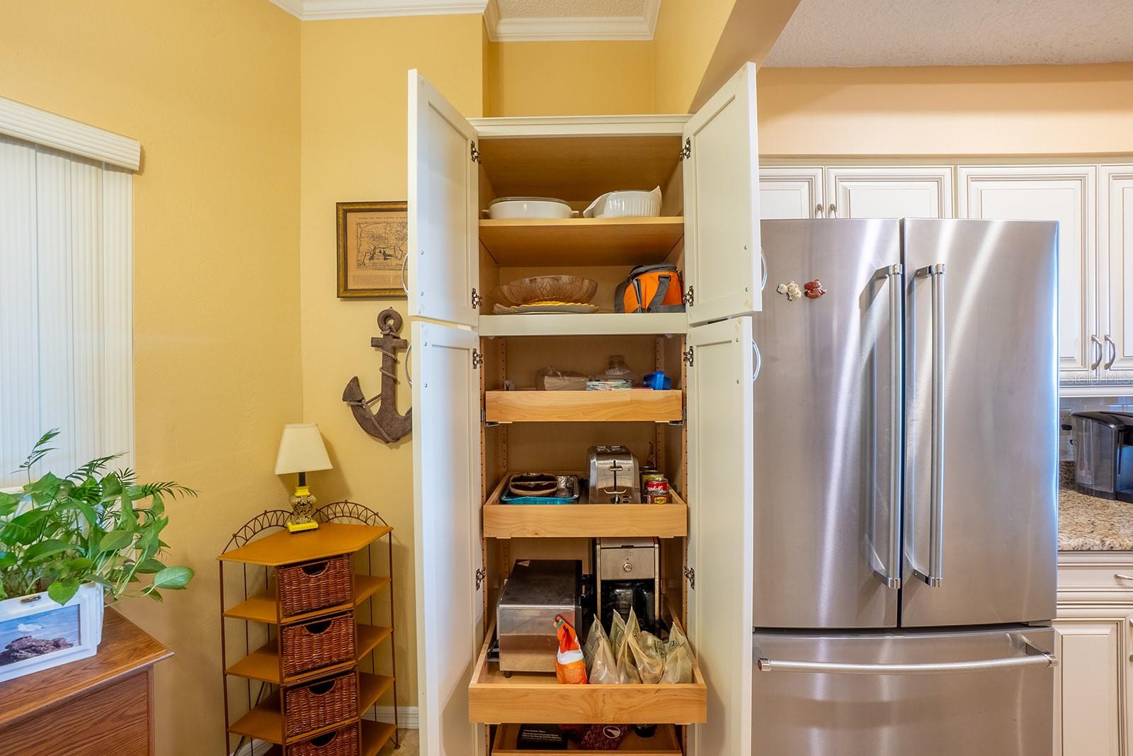 Image 7 of 70 For 104 Surfview Drive 2204