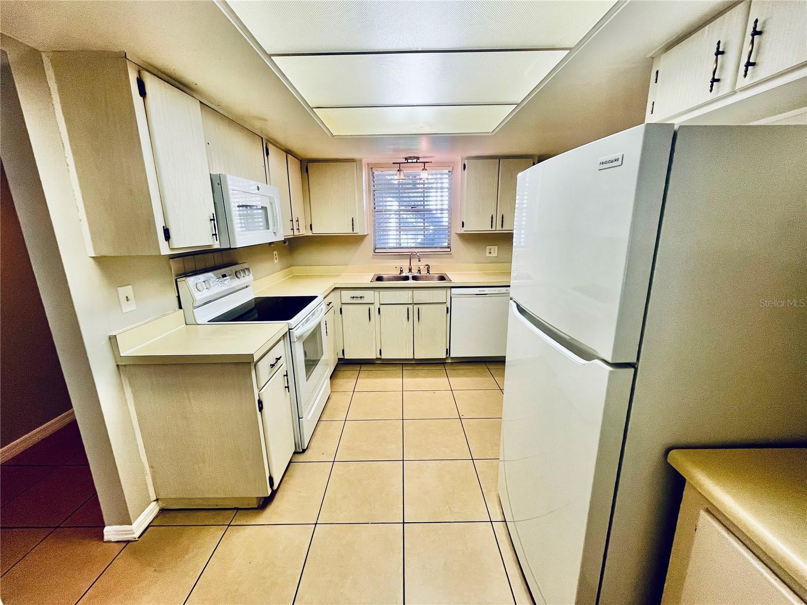 Image 3 of 31 For 10368 Carrollwood Lane 234