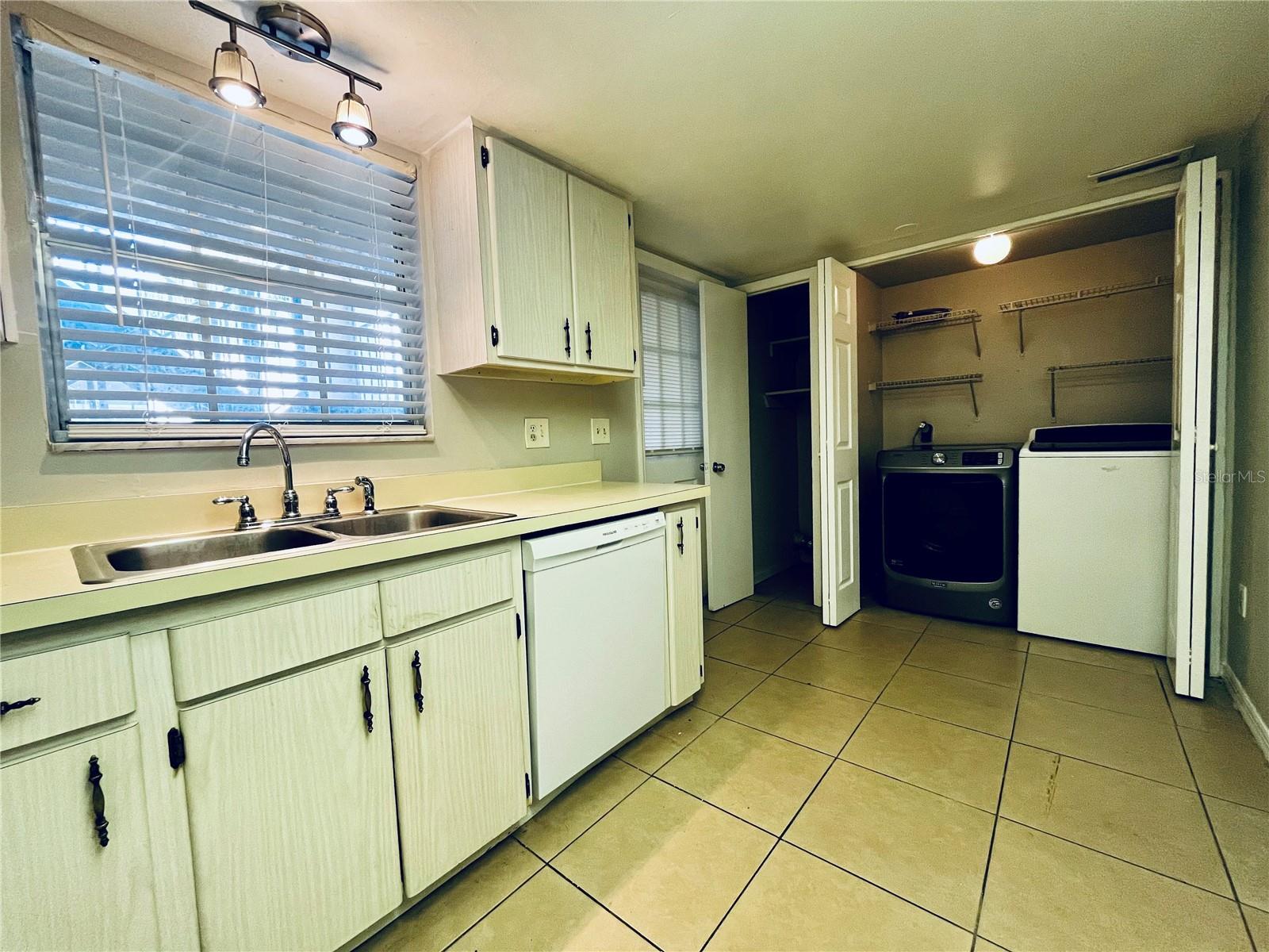 Image 4 of 31 For 10368 Carrollwood Lane 234