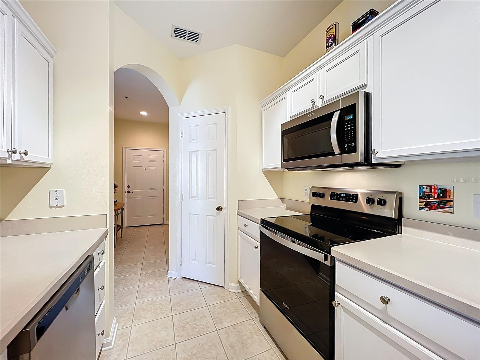 Image 8 of 52 For 6100 Stevenson Drive 306