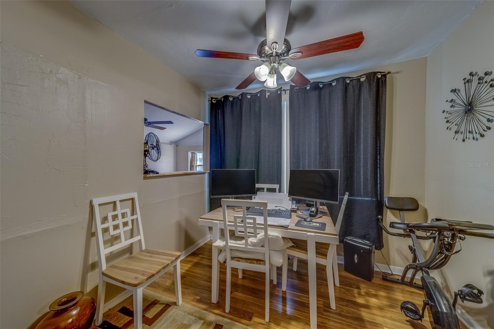 Listing photo id 9 for 2749 16th Avenue N