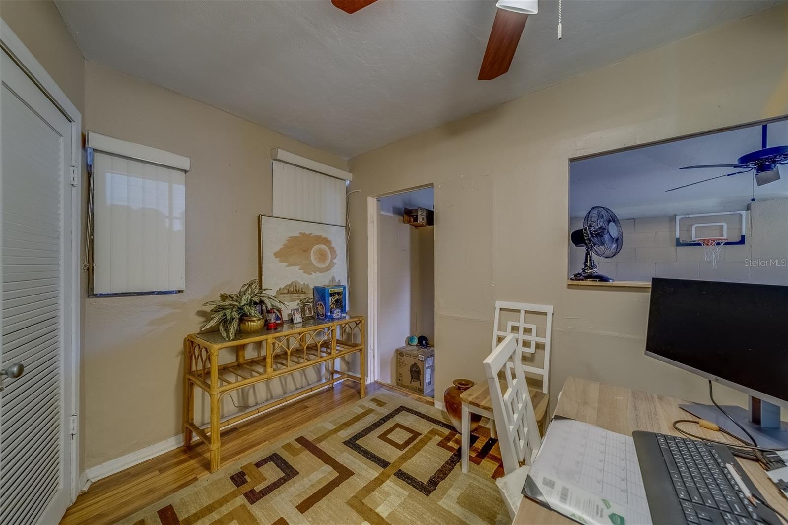 Listing photo id 10 for 2749 16th Avenue N