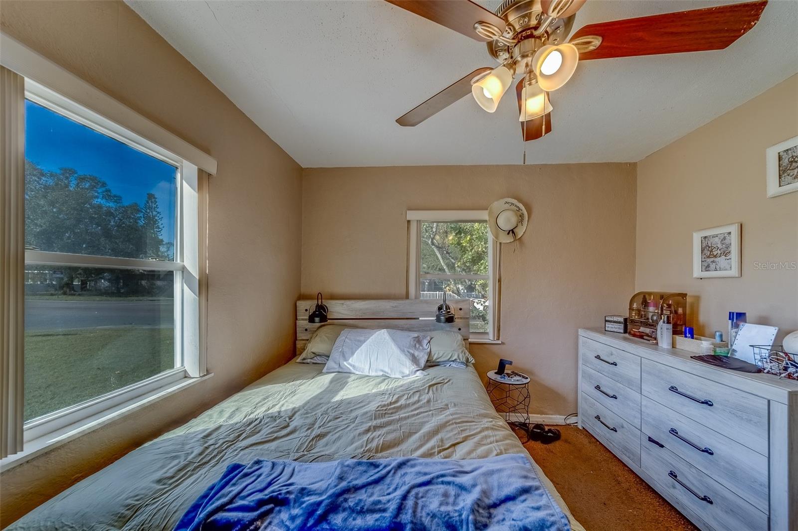 Listing photo id 16 for 2749 16th Avenue N