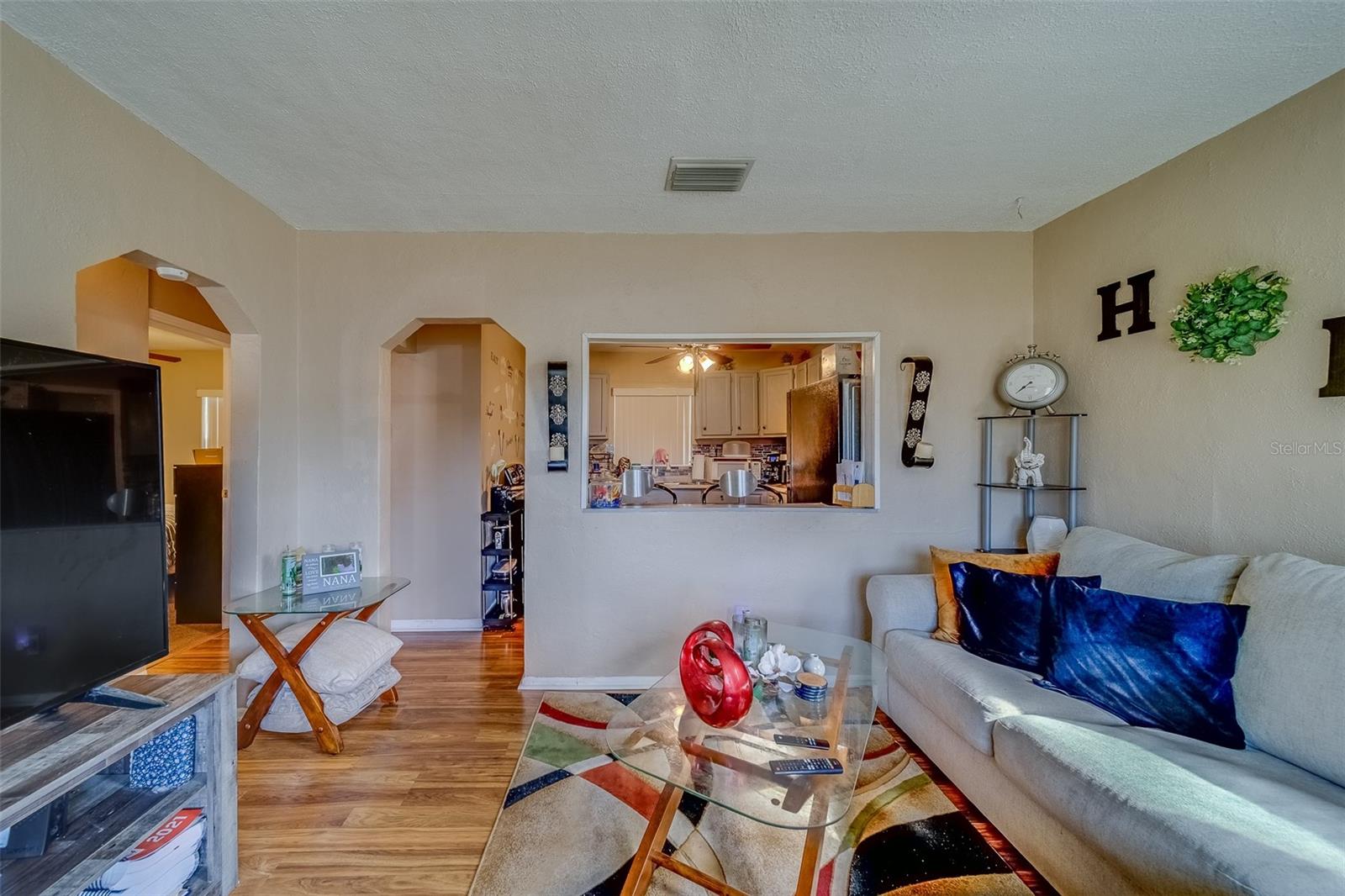 Listing photo id 0 for 2749 16th Avenue N