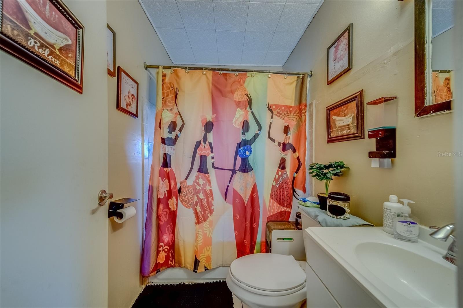 Listing photo id 18 for 2749 16th Avenue N