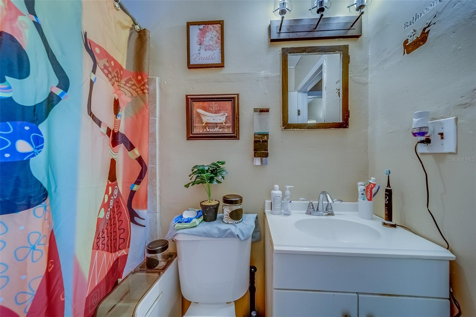 Listing photo id 19 for 2749 16th Avenue N