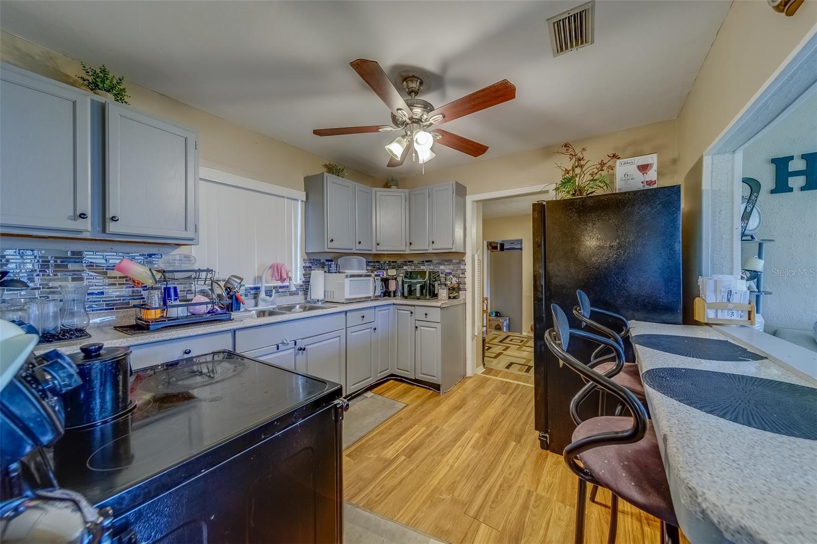 Listing photo id 1 for 2749 16th Avenue N