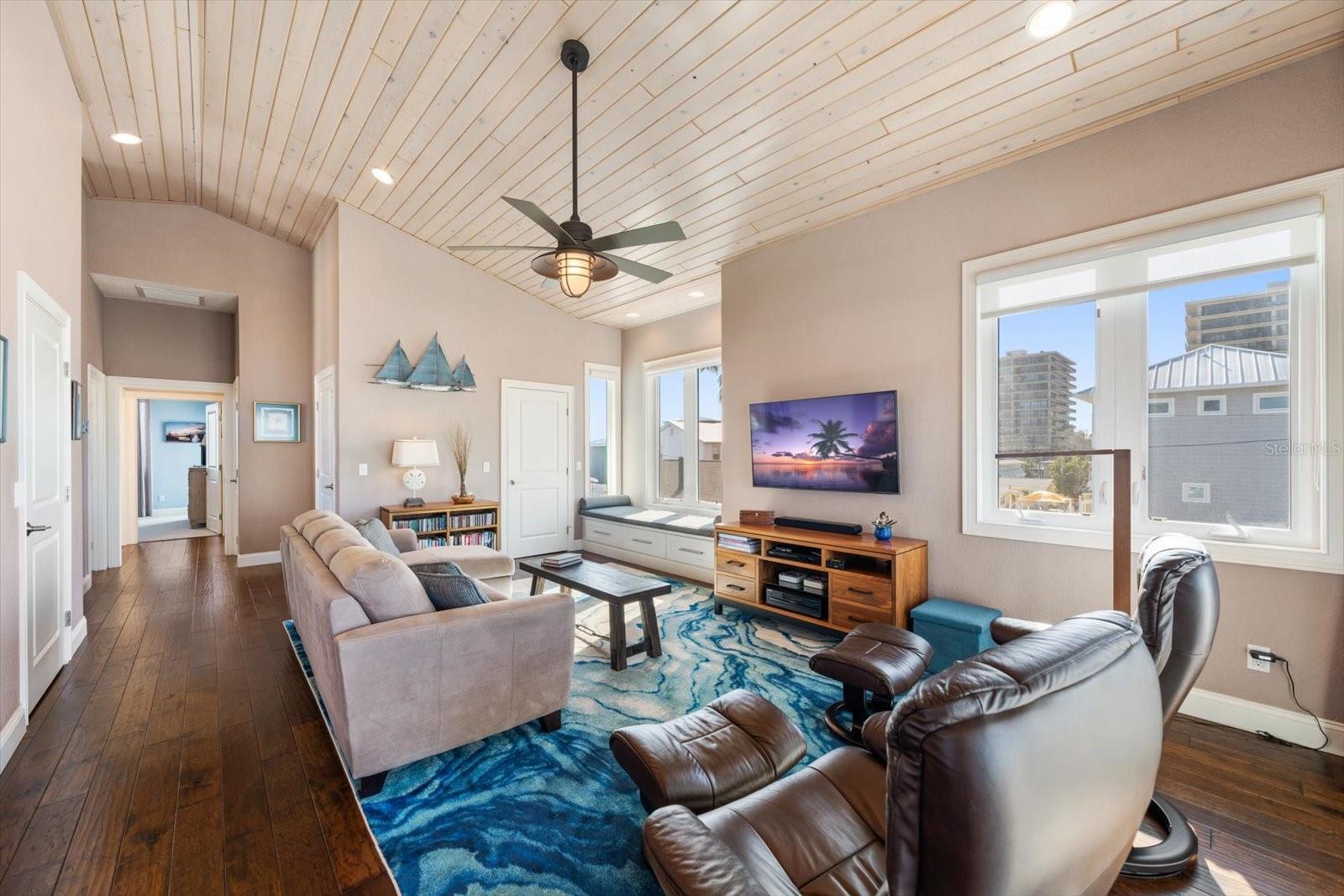 Image 16 of 70 For 30 79th Avenue