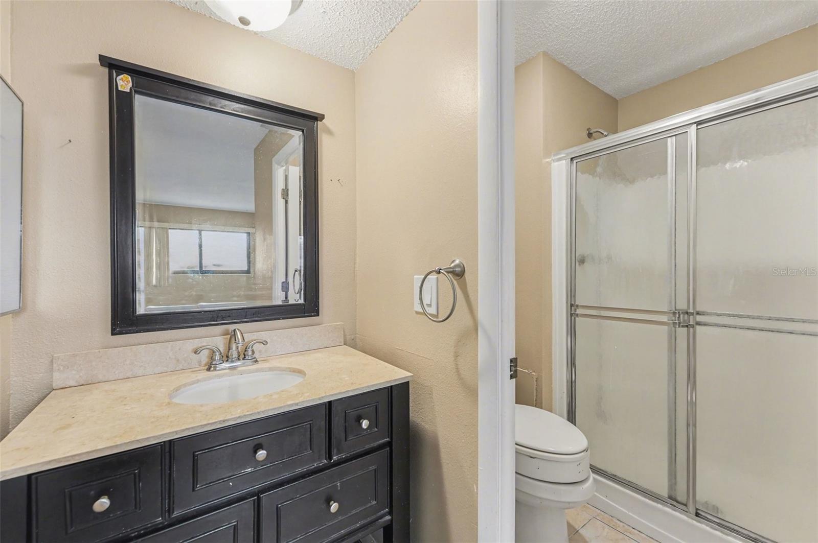 Listing photo id 9 for 4800 Lake Villa Drive