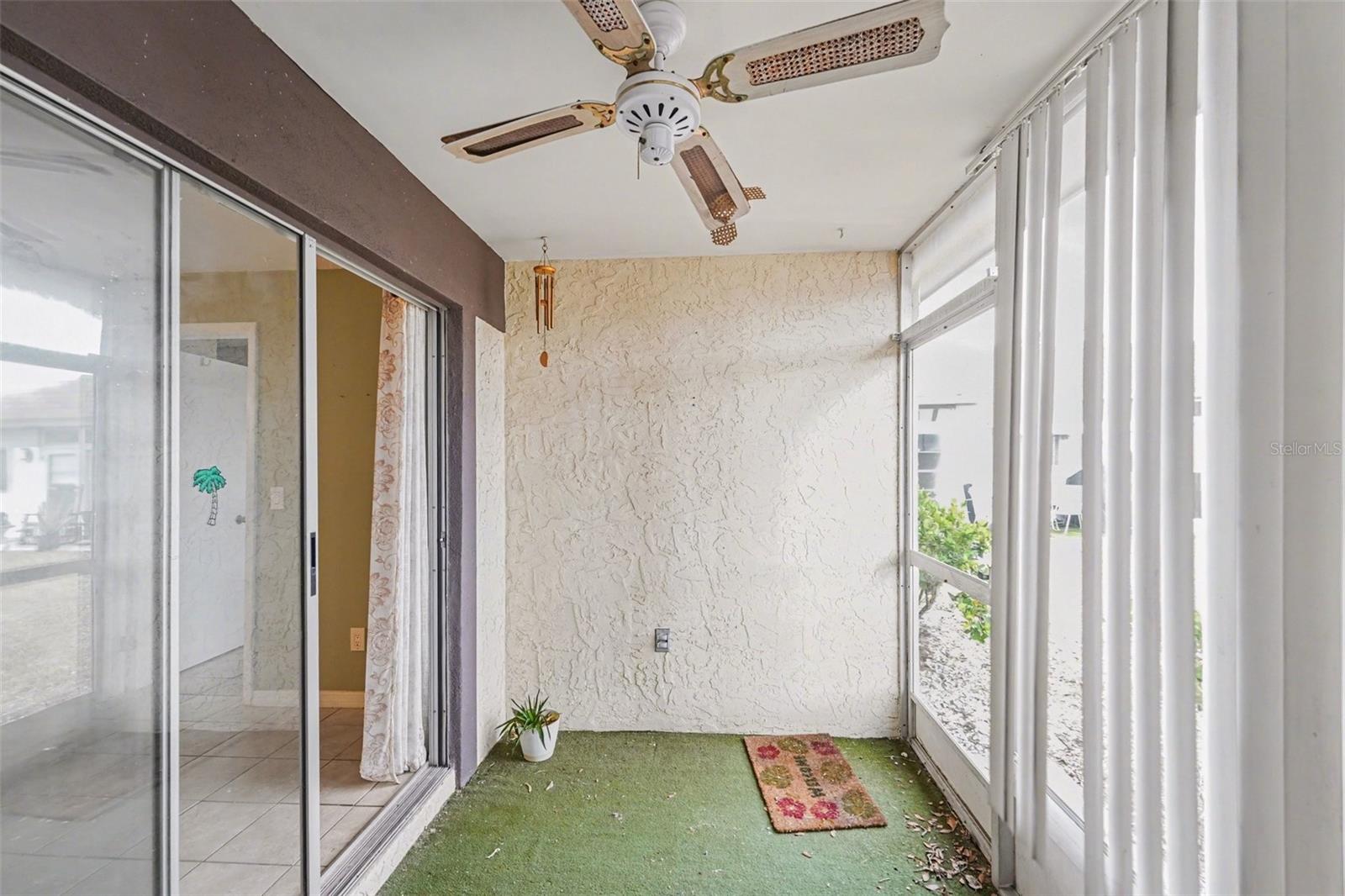 Listing photo id 10 for 4800 Lake Villa Drive