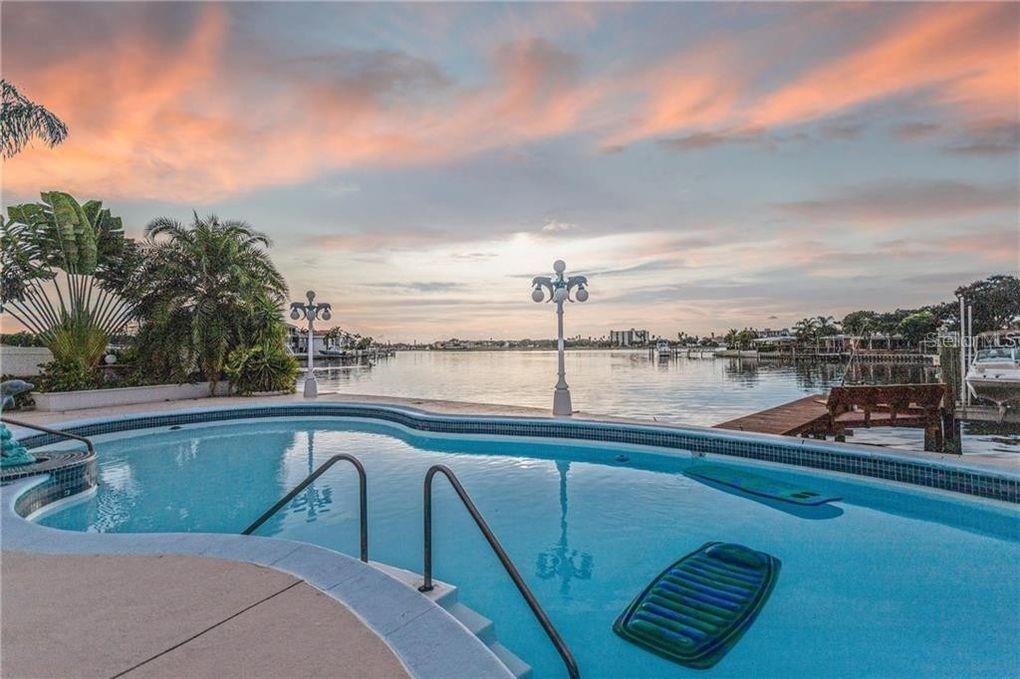 Image 12 of 22 For 7985 4th Avenue S