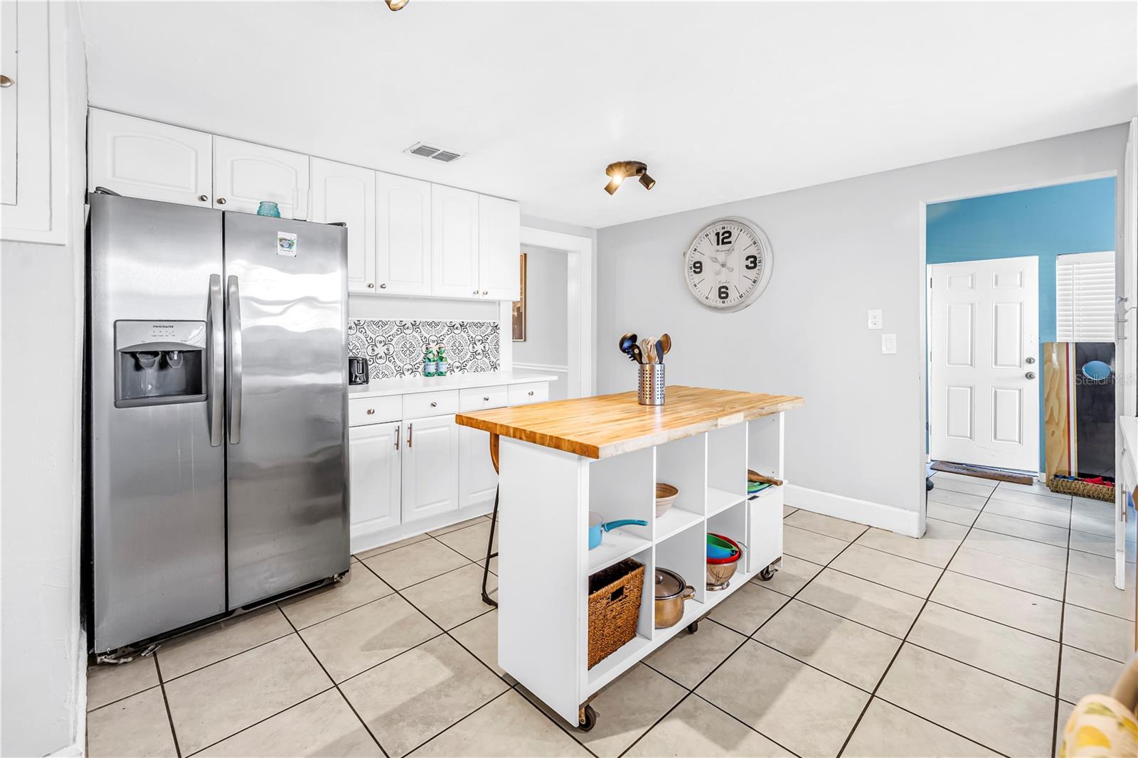 Listing photo id 14 for 1726 2nd Avenue N