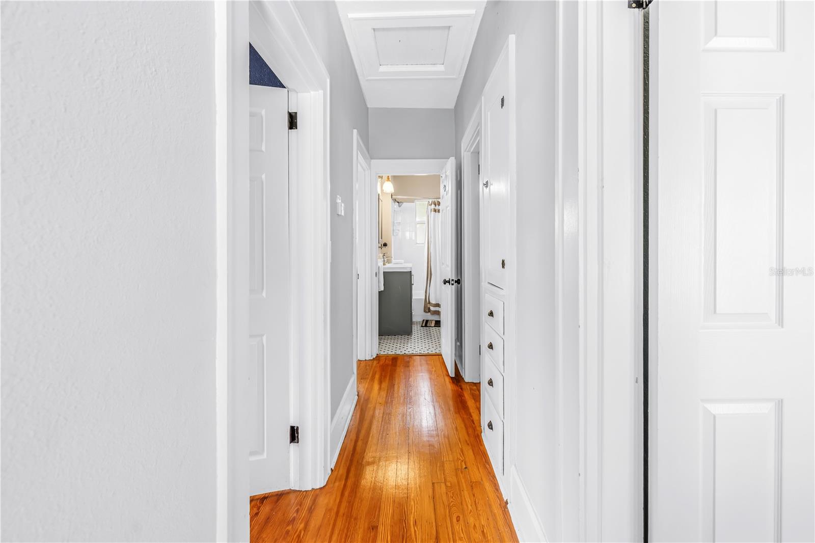 Listing photo id 15 for 1726 2nd Avenue N