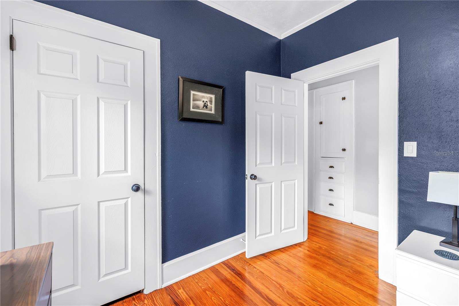 Listing photo id 16 for 1726 2nd Avenue N