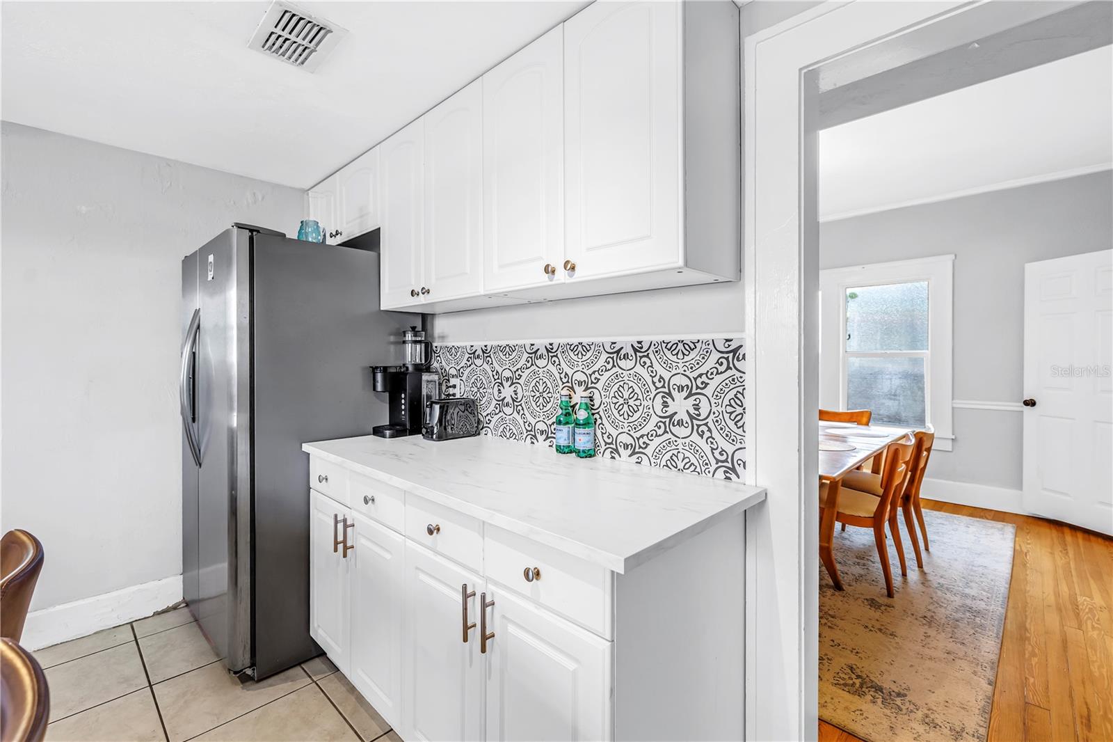 Listing photo id 18 for 1726 2nd Avenue N