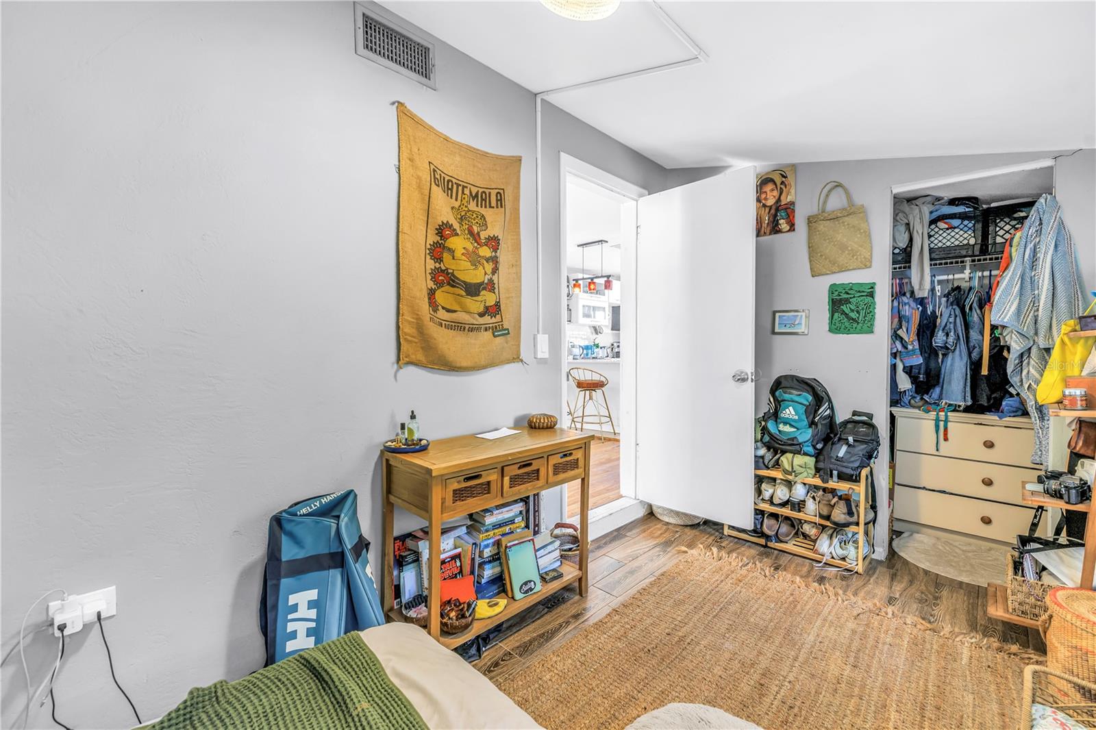 Listing photo id 24 for 1726 2nd Avenue N