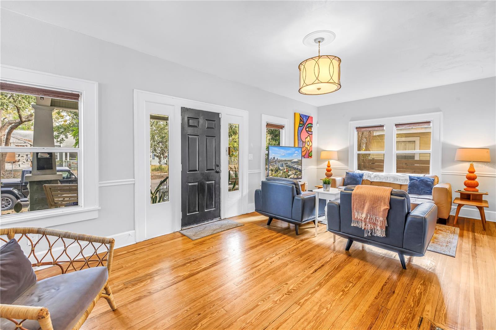 Listing photo id 1 for 1726 2nd Avenue N