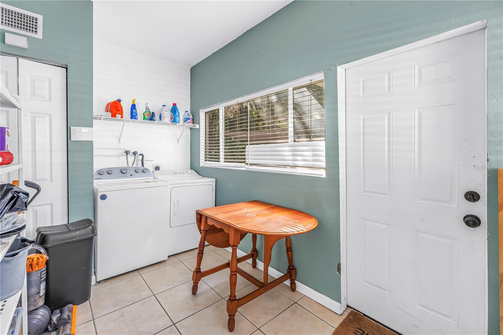 Listing photo id 41 for 1726 2nd Avenue N