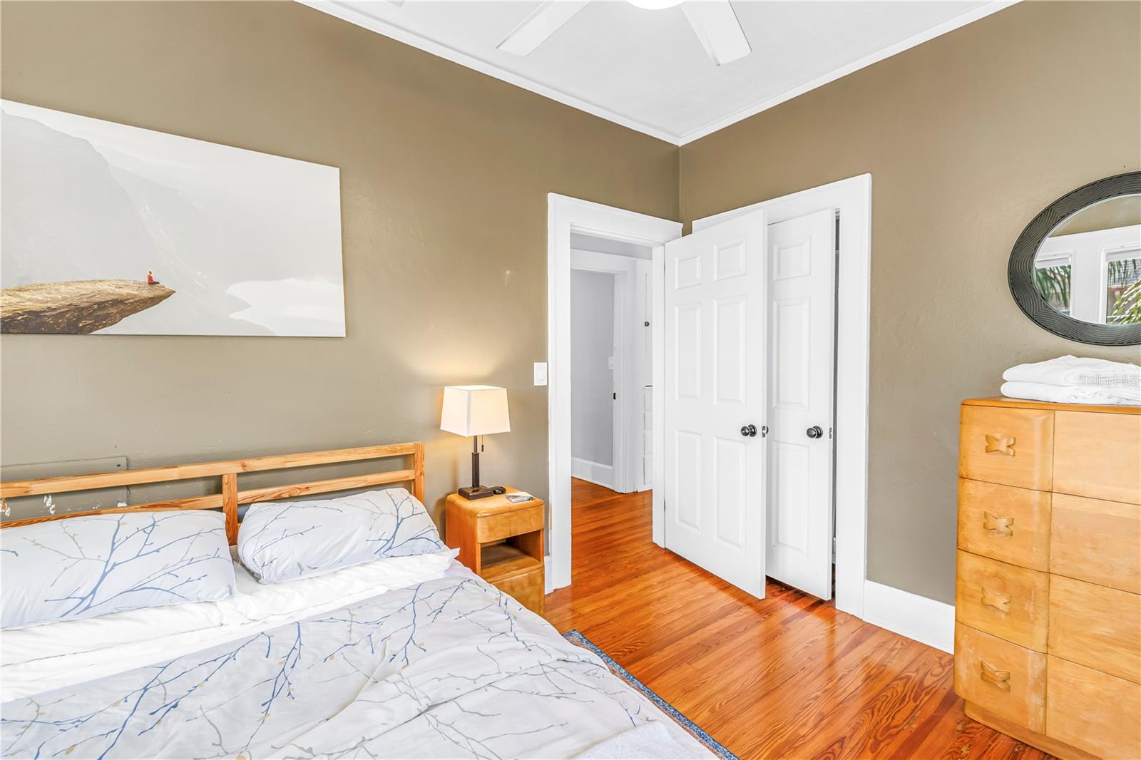 Listing photo id 43 for 1726 2nd Avenue N