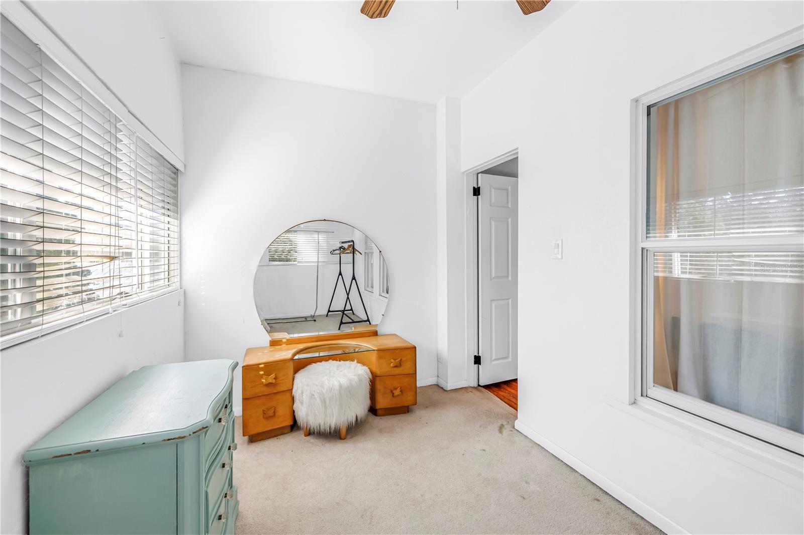 Listing photo id 46 for 1726 2nd Avenue N