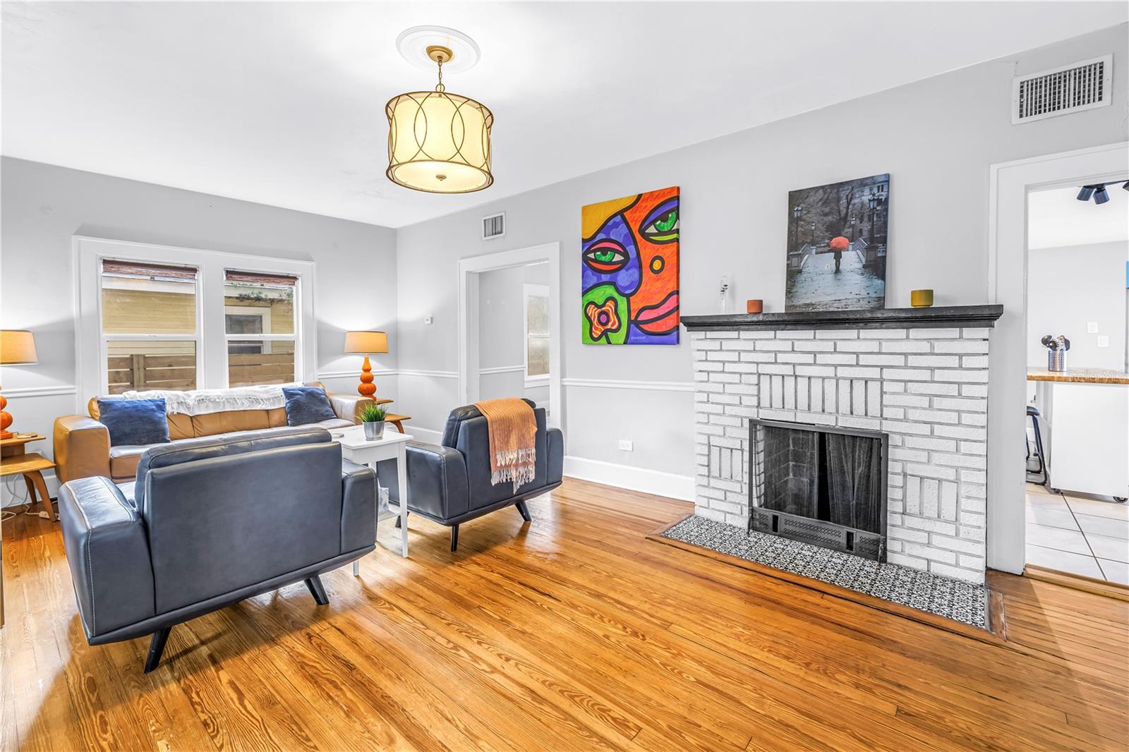 Listing photo id 3 for 1726 2nd Avenue N