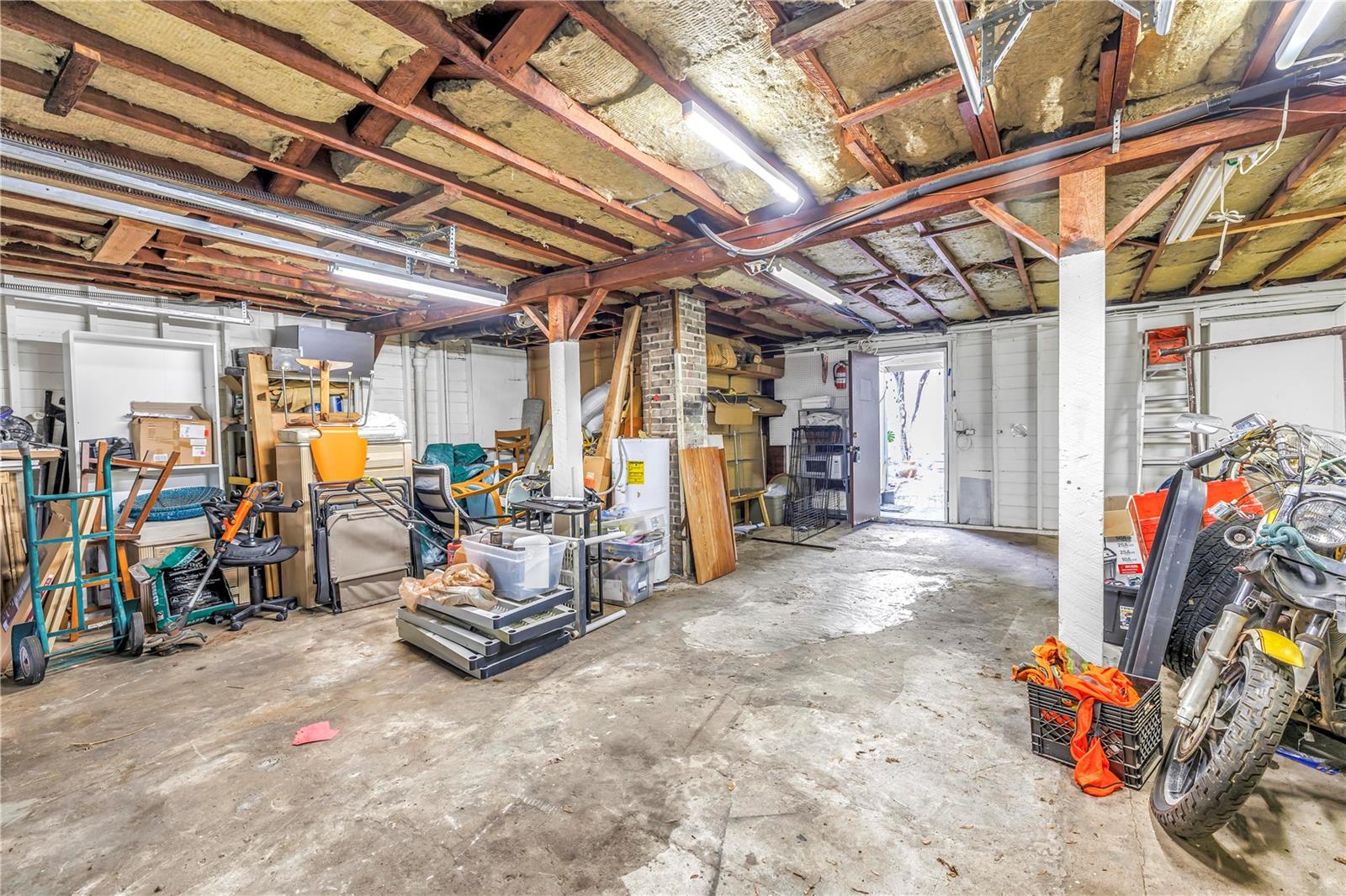 Listing photo id 57 for 1726 2nd Avenue N