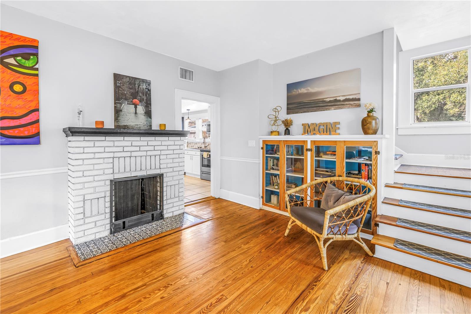 Listing photo id 5 for 1726 2nd Avenue N