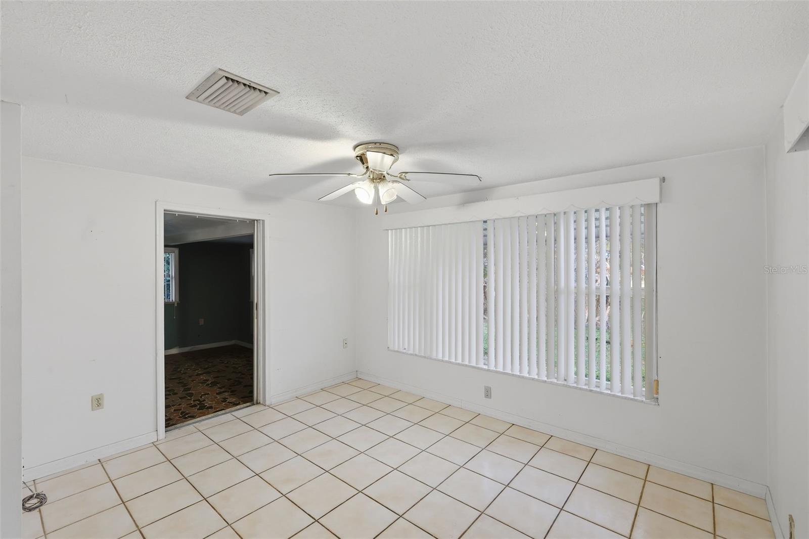 Listing photo id 8 for 10629 Cymbid Drive