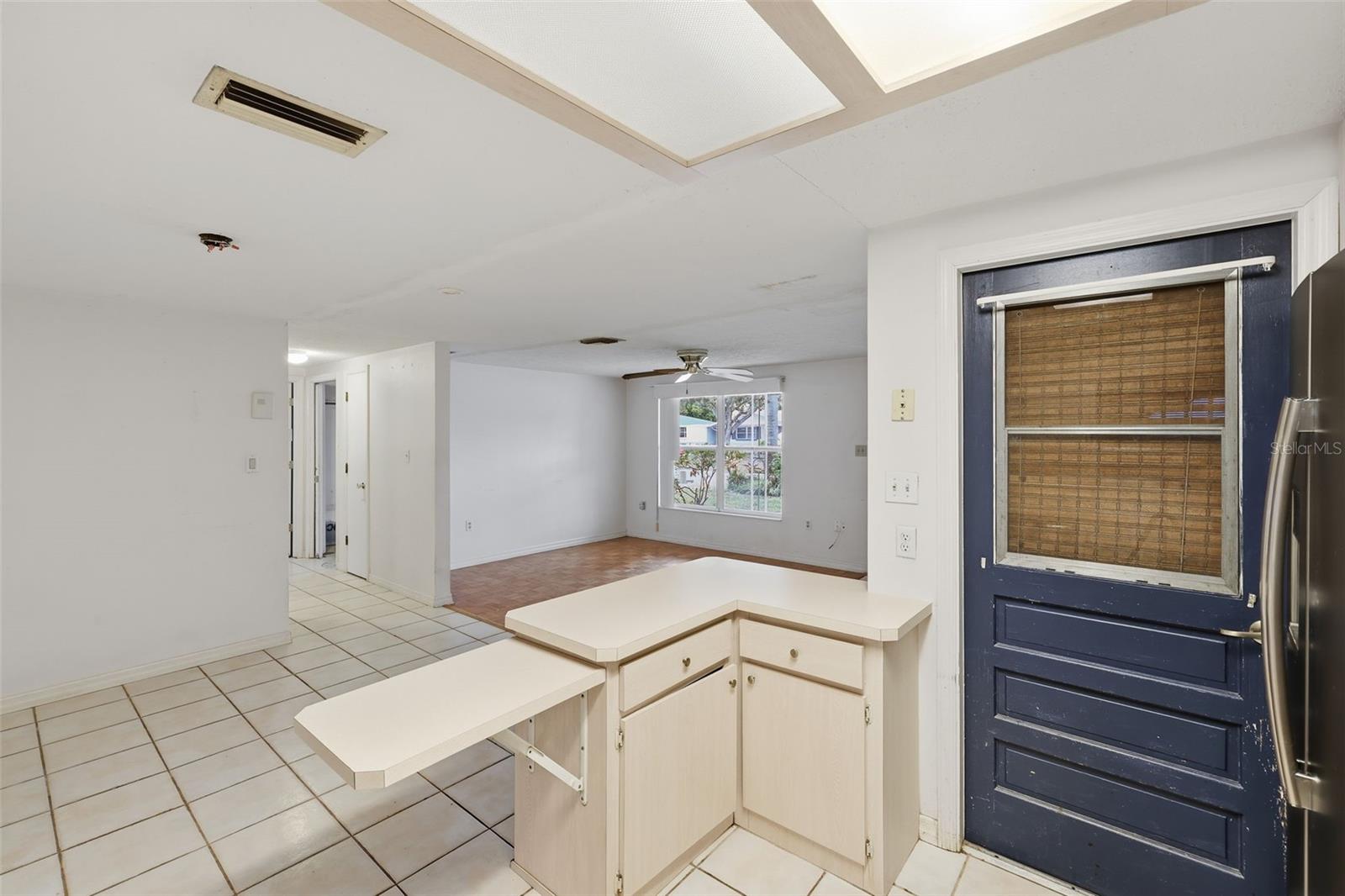 Listing photo id 5 for 10629 Cymbid Drive