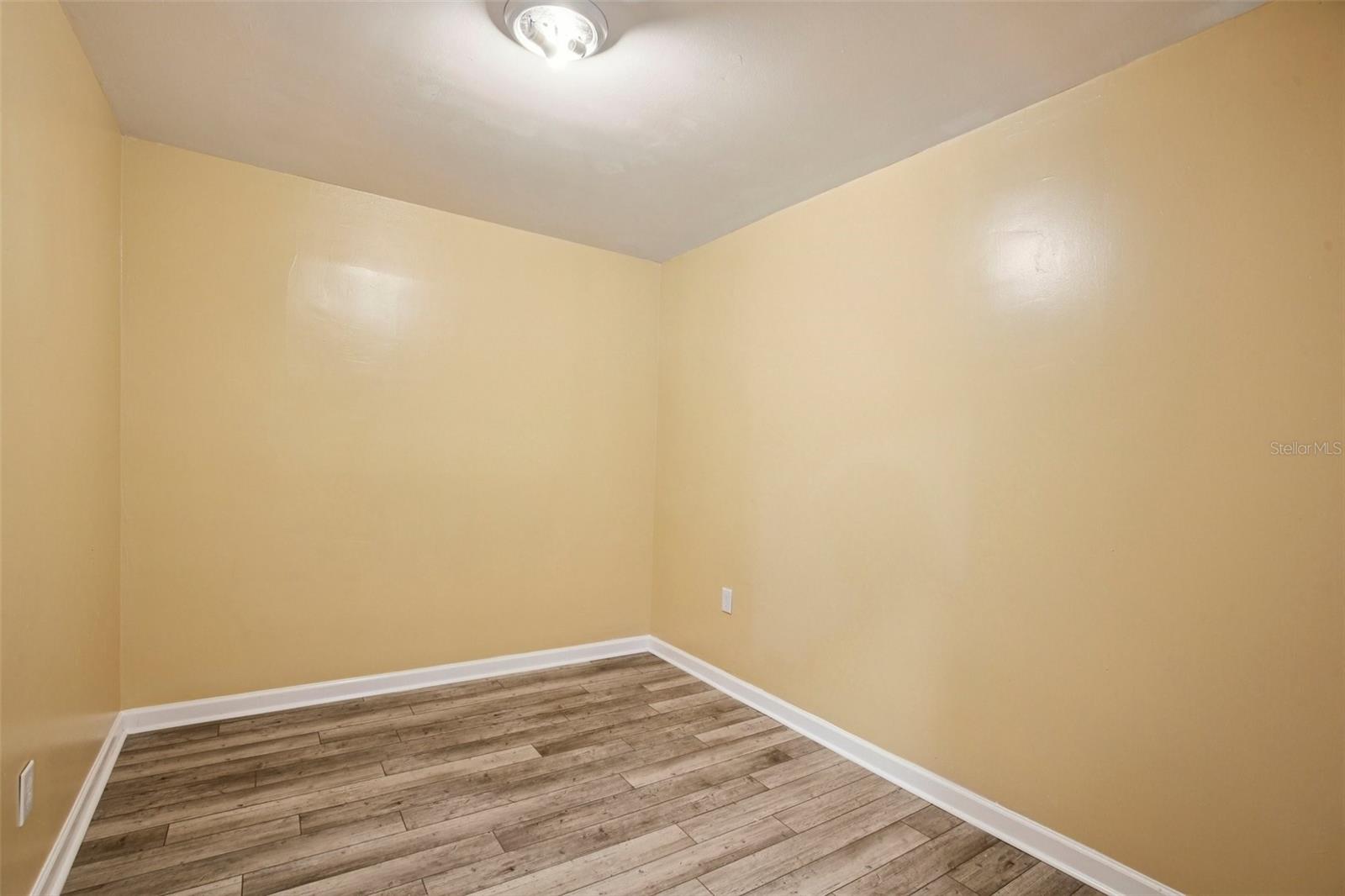 Image 24 of 54 For 6896 78th Avenue N