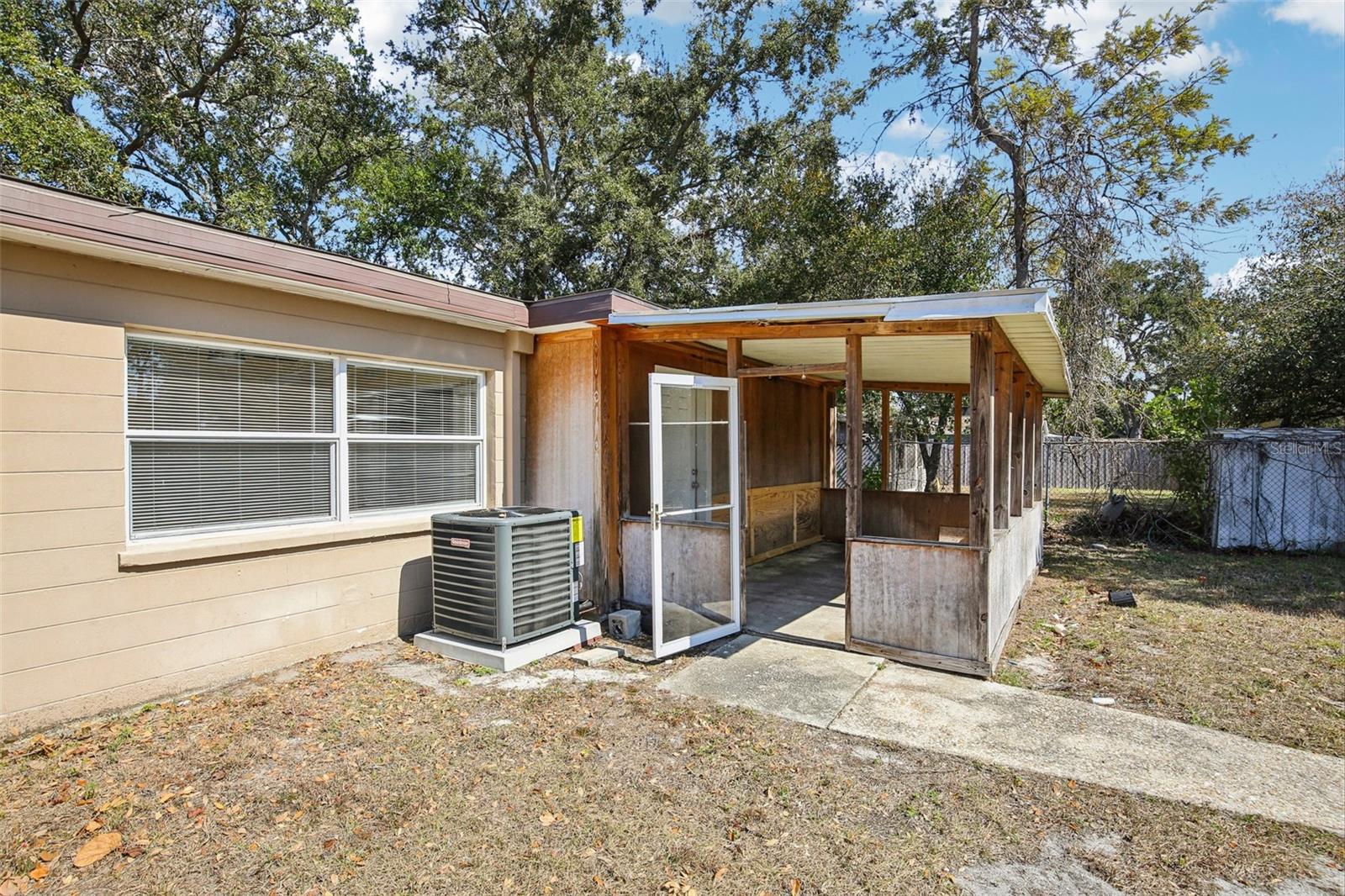 Image 37 of 54 For 6896 78th Avenue N