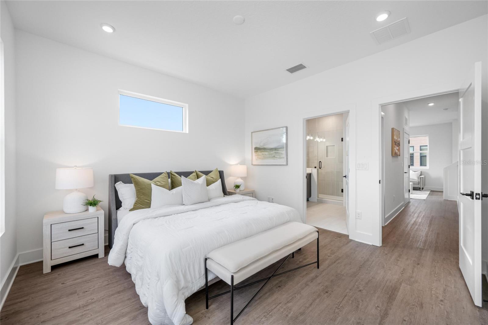 Listing photo id 34 for 315 15th Street N