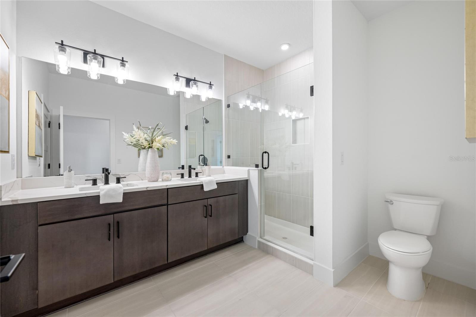 Listing photo id 37 for 315 15th Street N