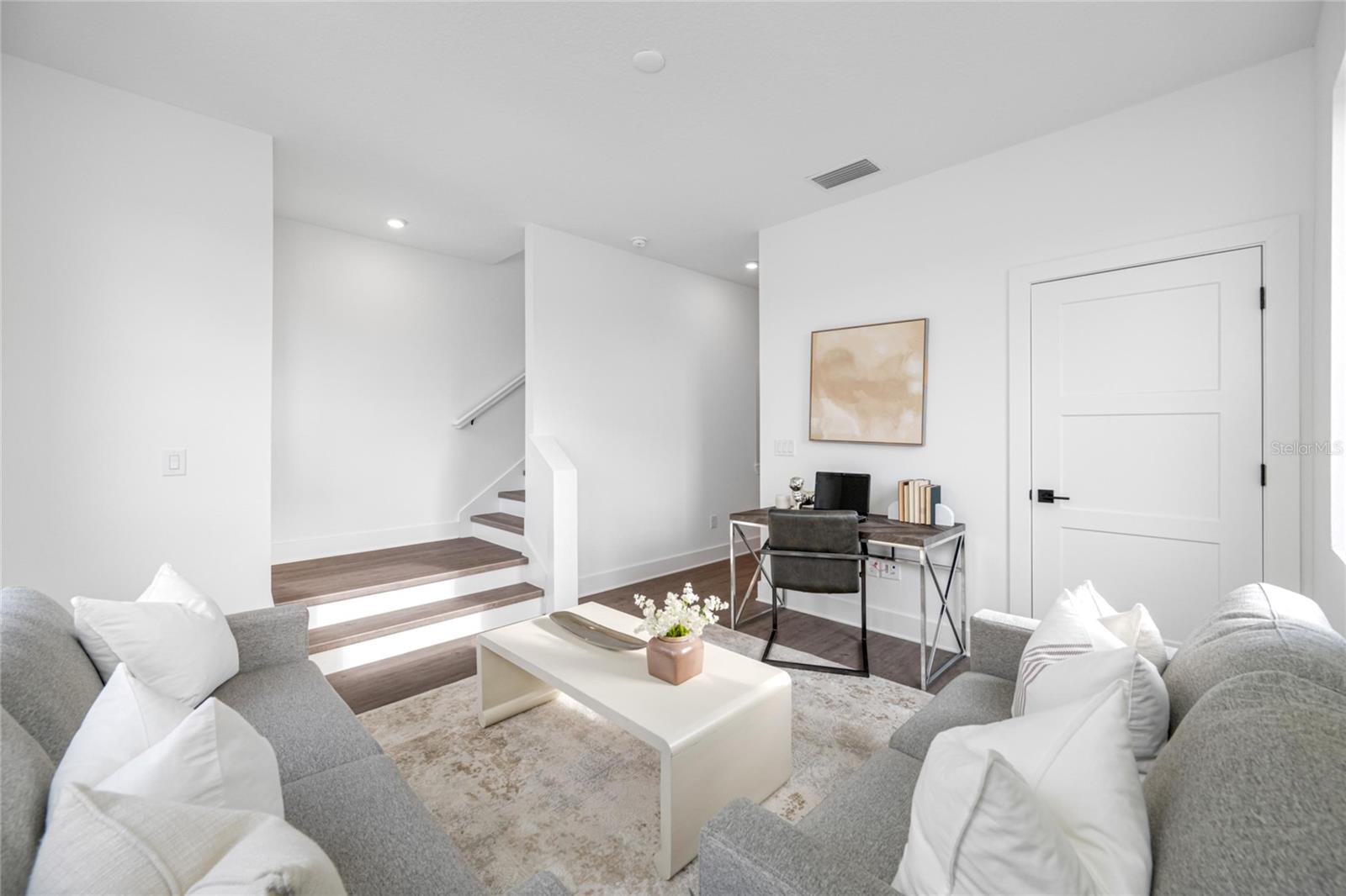 Listing photo id 44 for 315 15th Street N